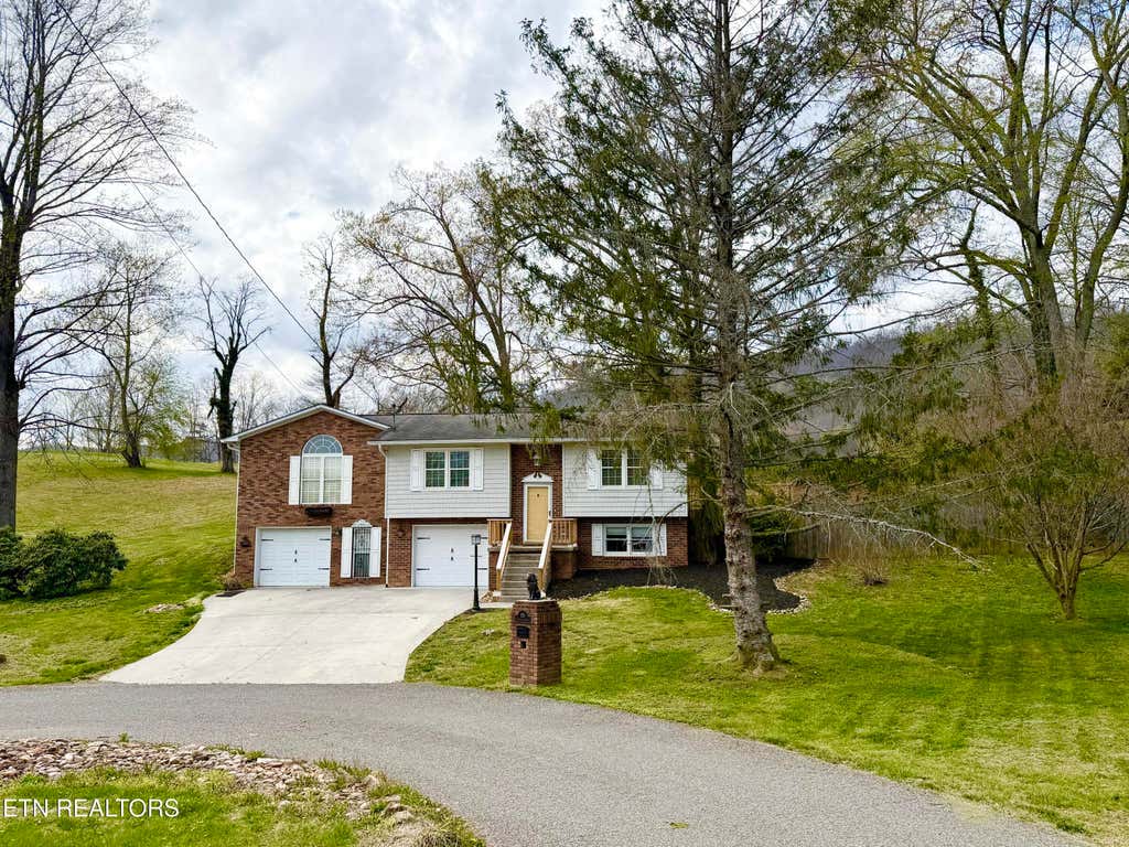 Photo of 126 Eveningside Park Park, LaFollette, TN 37766 (MLS # 1334812)