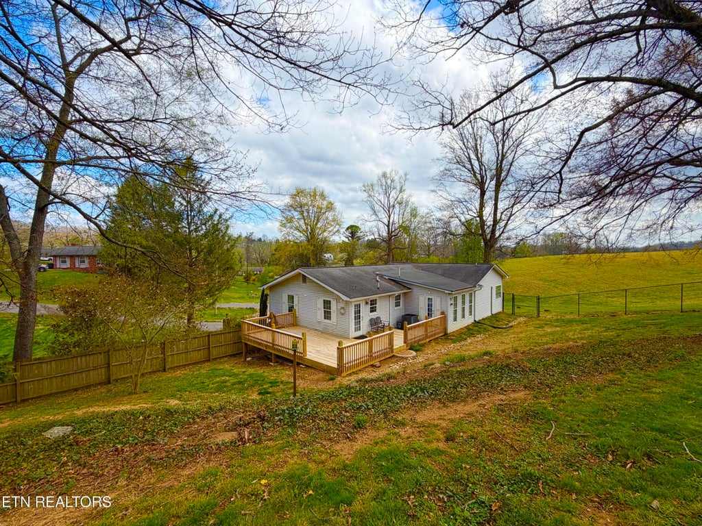 Photo of 126 Eveningside Park Park, LaFollette, TN 37766 (MLS # 1334812)