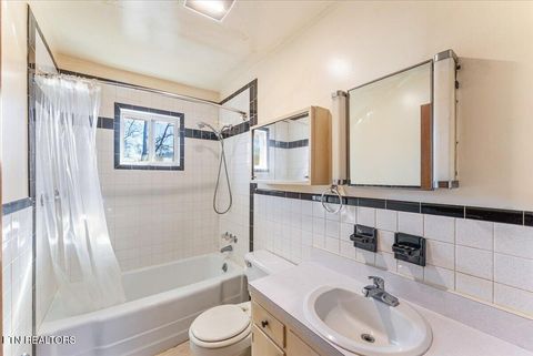 Tiny photo for 503 Glendale Ave, Clinton, TN 37716 (MLS # 1326952)