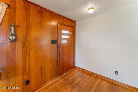 Tiny photo for 503 Glendale Ave, Clinton, TN 37716 (MLS # 1326952)