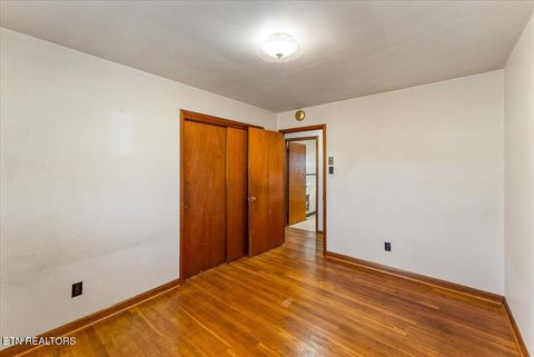 Tiny photo for 503 Glendale Ave, Clinton, TN 37716 (MLS # 1326952)