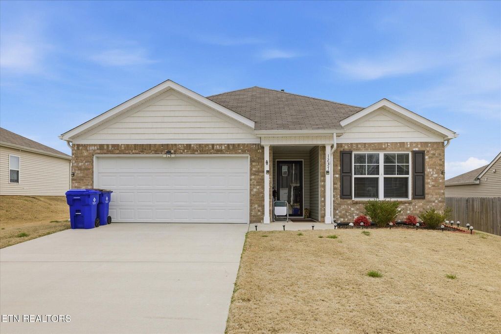 Photo of 1237 Cole Drive, Jefferson City, TN 37760 (MLS # 1330641)