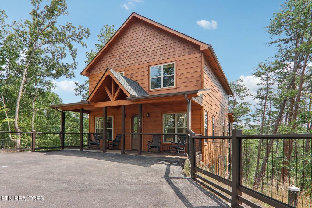 Photo of 2616 Dogwood Loop Drive, Sevierville, TN 37876 (MLS # 1333946)