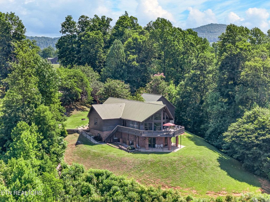 Photo of 2051 Scenic View Court, Byrdstown, TN 38549 (MLS # 1344710)