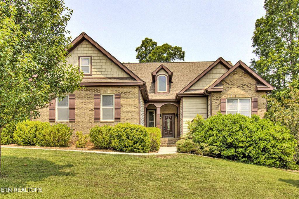 Photo of 220 W Mountain Drive, Rockwood, TN 37854 (MLS # 1296636)