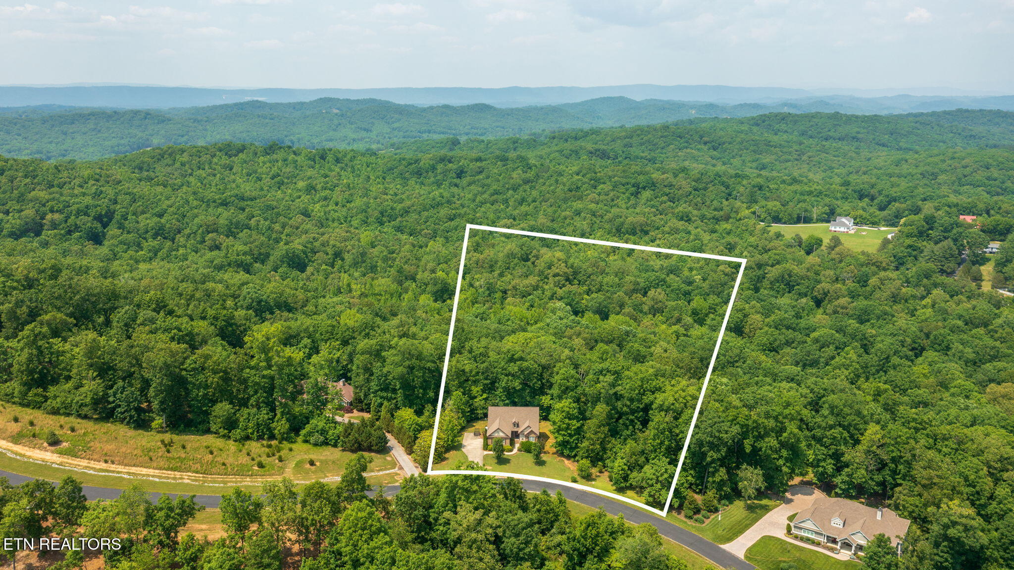 220 W Mountain Drive