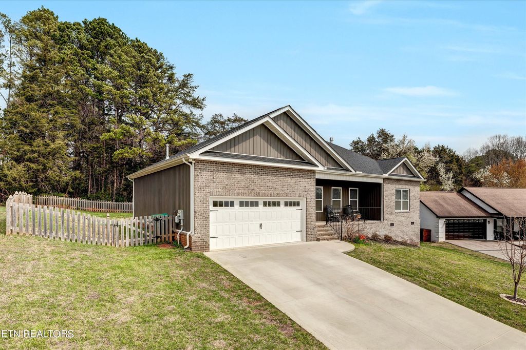 Photo of 6024 Whisper Ridge Lane, Corryton, TN 37721 (MLS # 1256887)
