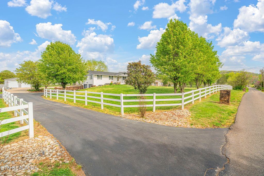 Photo of 7112 Weaver Rd, Powell, TN 37849 (MLS # 1335762)