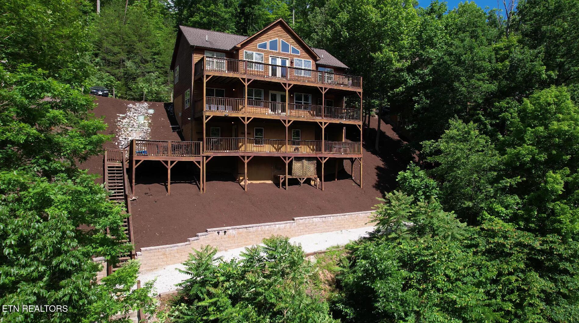 130 Bluewater Lane