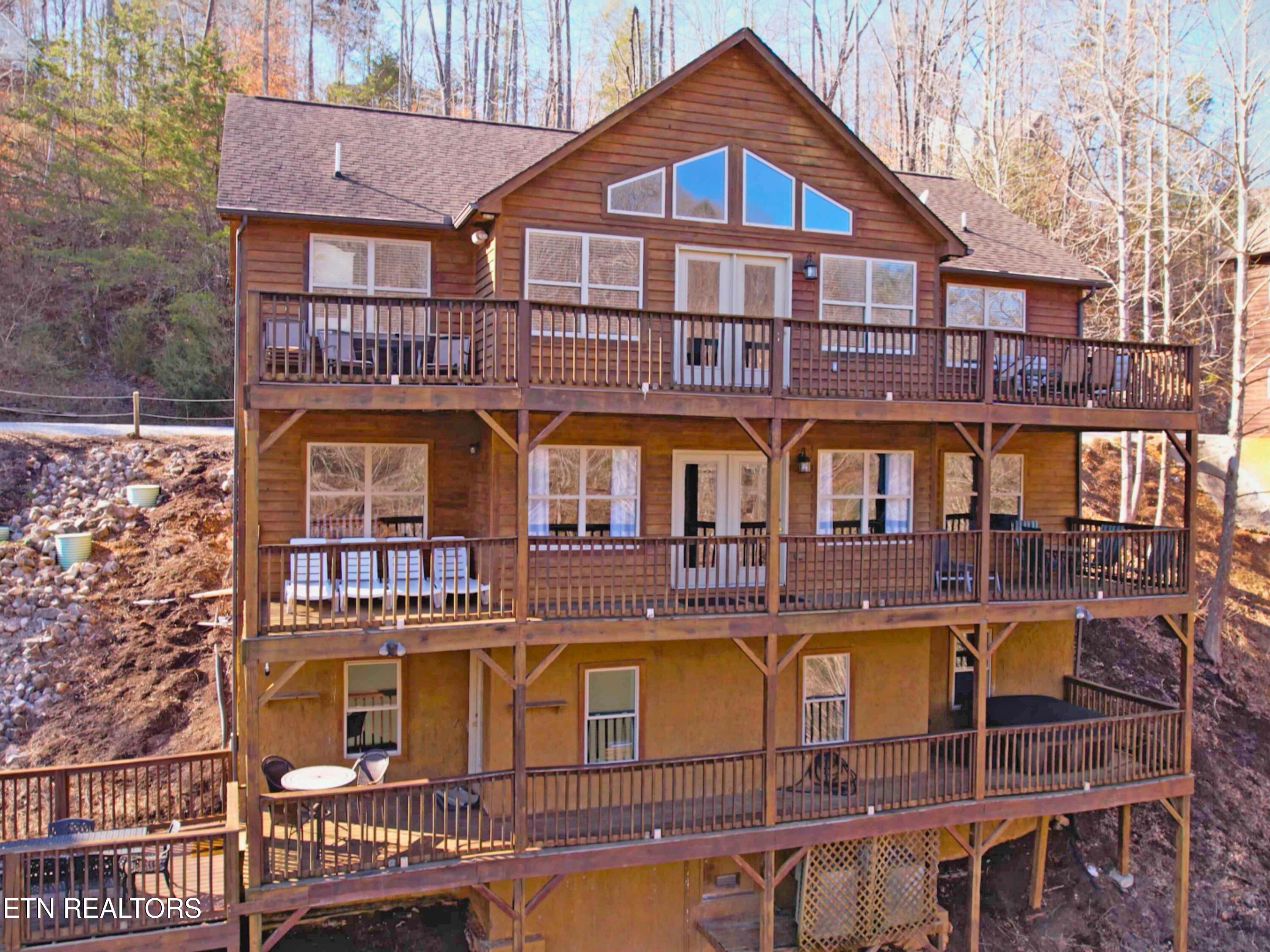 130 Bluewater Lane