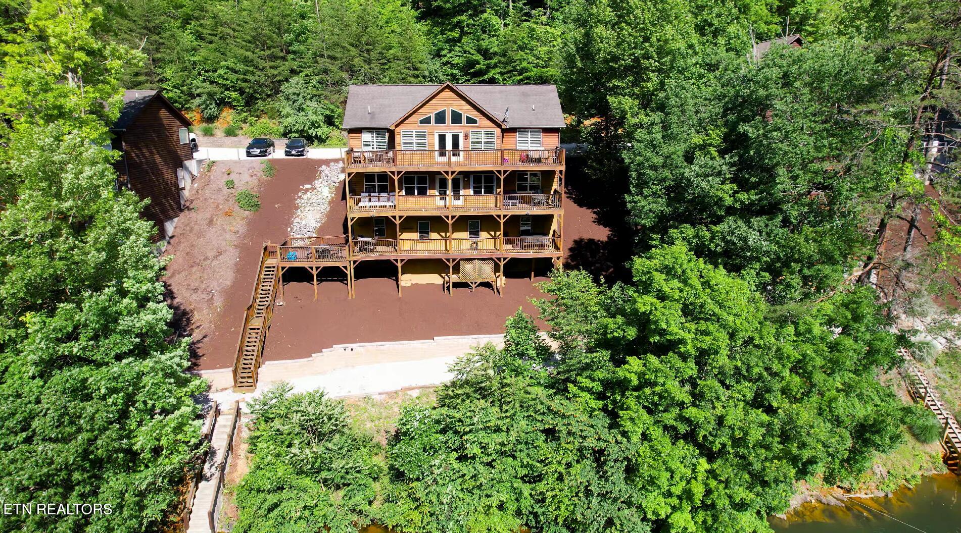 130 Bluewater Lane