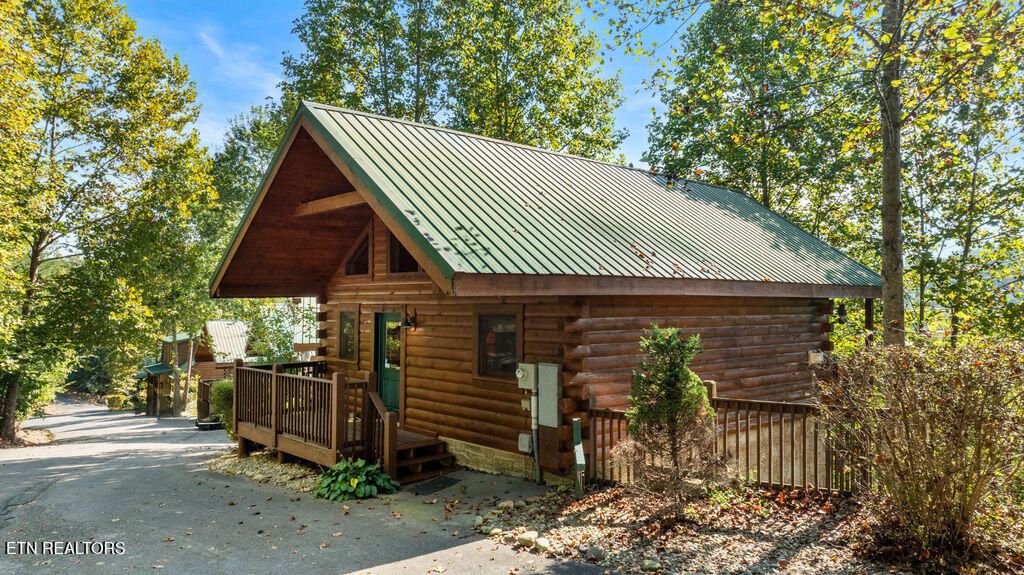 Photo of 1779 Mountain Shadows Way, Gatlinburg, TN 37738 (MLS # 1317346)