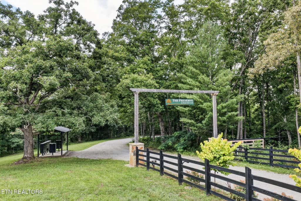 Photo of 39 Stonecipher Court, Sunbright, TN 37872 (MLS # 1349564)