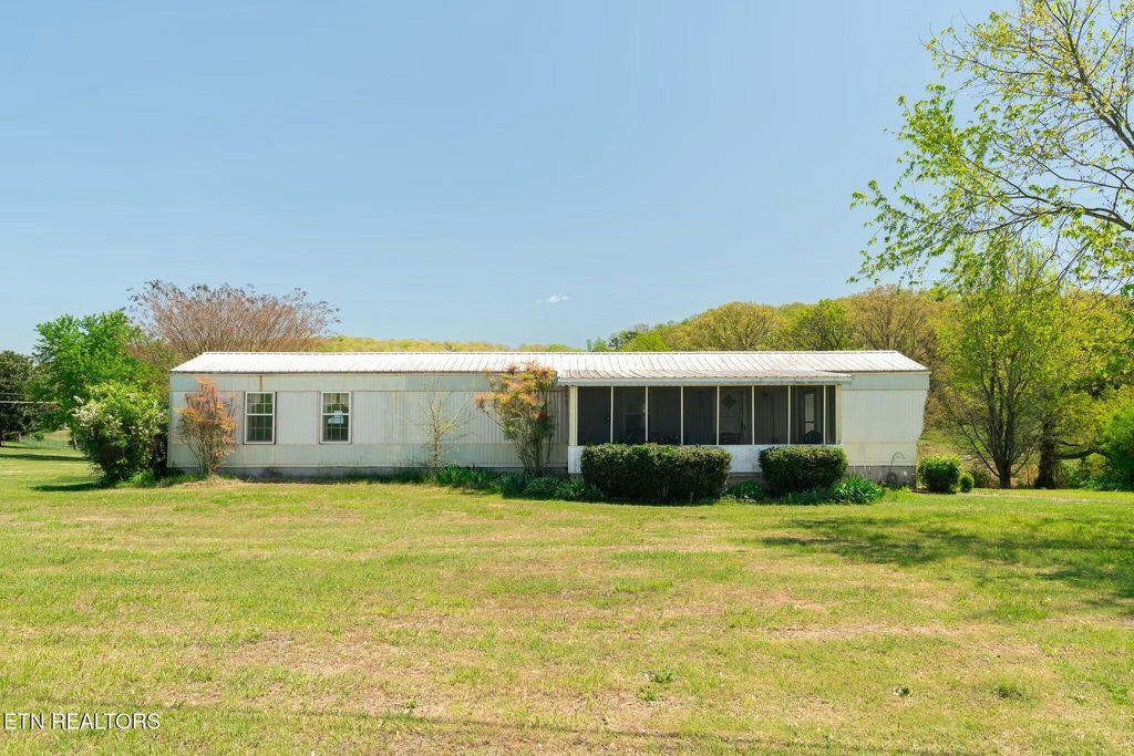 Photo of 1719 Circle Lake Drive, Dandridge, TN 37725 (MLS # 1297766)