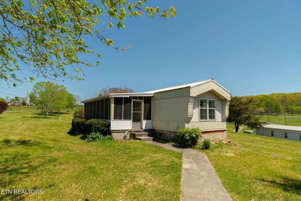 Photo of 1719 Circle Lake Drive, Dandridge, TN 37725 (MLS # 1297766)