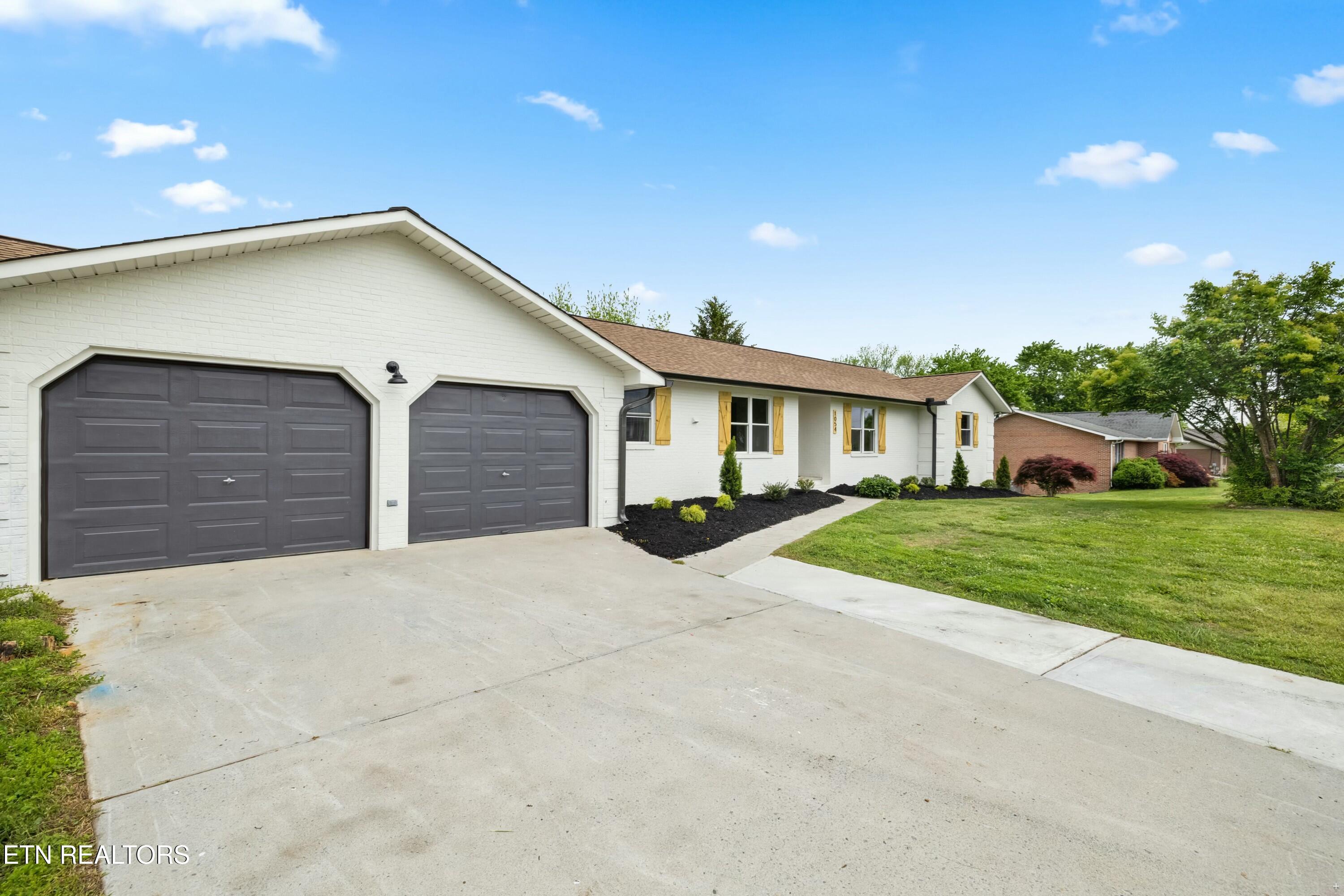 1054 Cattlemans Drive