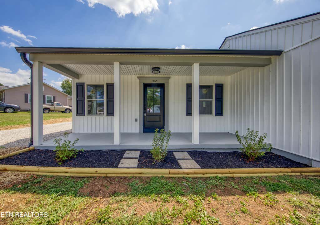 Photo of 102 Love Drive, Harriman, TN 37748 (MLS # 1352594)