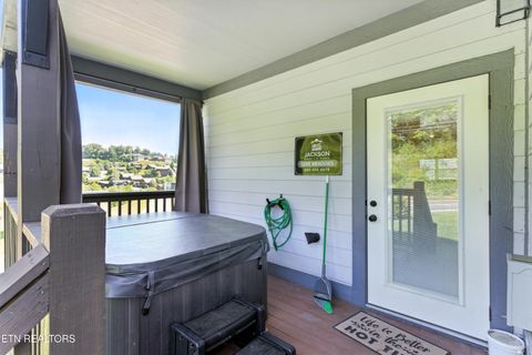 Tiny photo for 576 Dollywood lane Ln #1, Pigeon Forge, TN 37862 (MLS # 1326253)