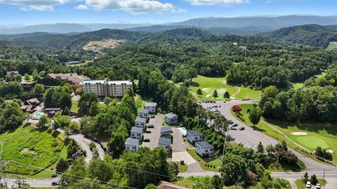 Tiny photo for 576 Dollywood lane Ln #1, Pigeon Forge, TN 37862 (MLS # 1326253)