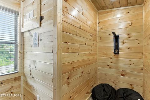 Tiny photo for 576 Dollywood lane Ln #1, Pigeon Forge, TN 37862 (MLS # 1326253)