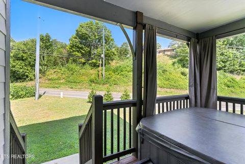 Tiny photo for 576 Dollywood lane Ln #1, Pigeon Forge, TN 37862 (MLS # 1326253)