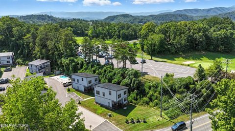 Tiny photo for 576 Dollywood lane Ln #1, Pigeon Forge, TN 37862 (MLS # 1326253)