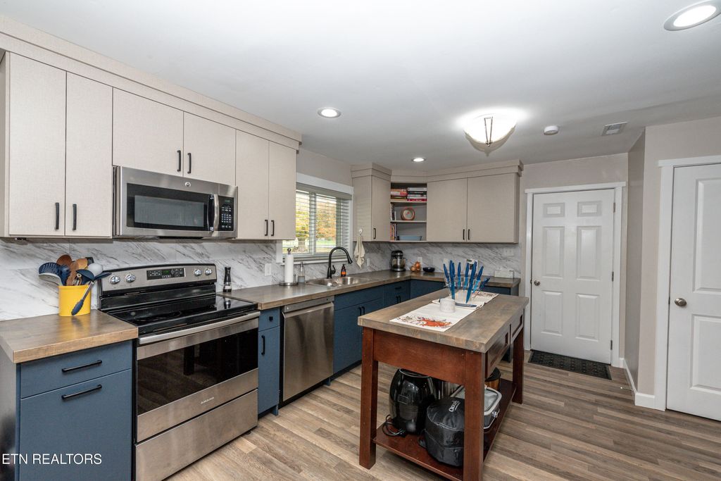 Photo of 1251 S Old Sevierville Pike, Seymour, TN 37865 (MLS # 1287363)