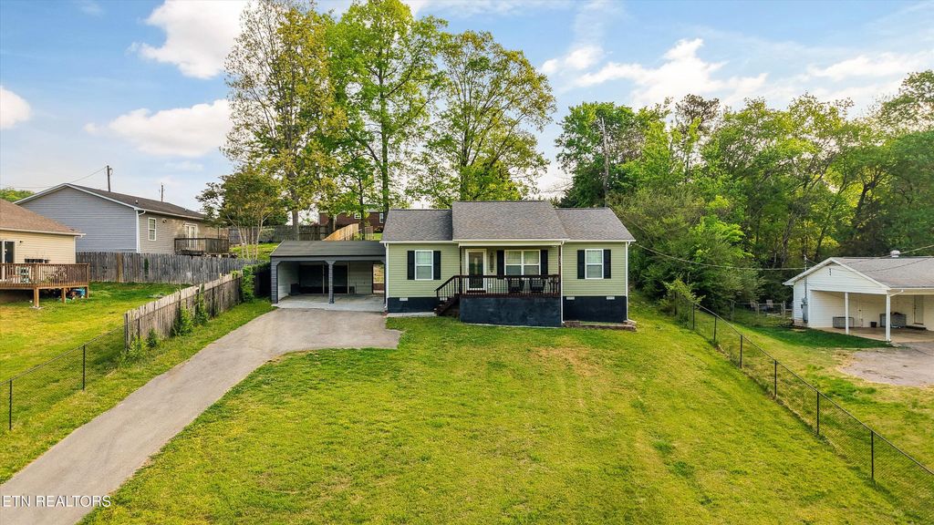 Photo of 6236 Pleasant Ridge Rd, Knoxville, TN 37912 (MLS # 1336973)