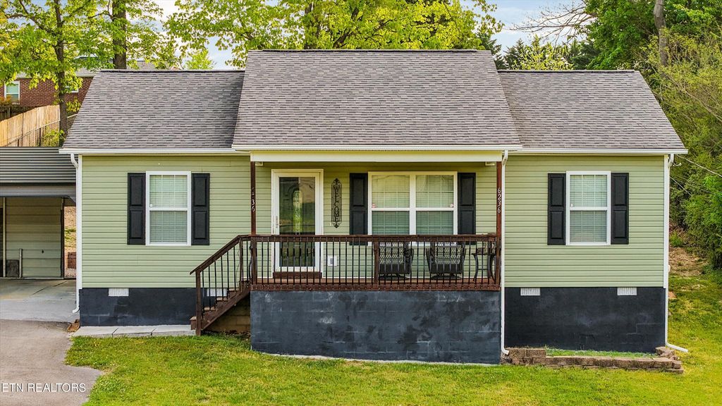 Photo of 6236 Pleasant Ridge Rd, Knoxville, TN 37912 (MLS # 1336973)