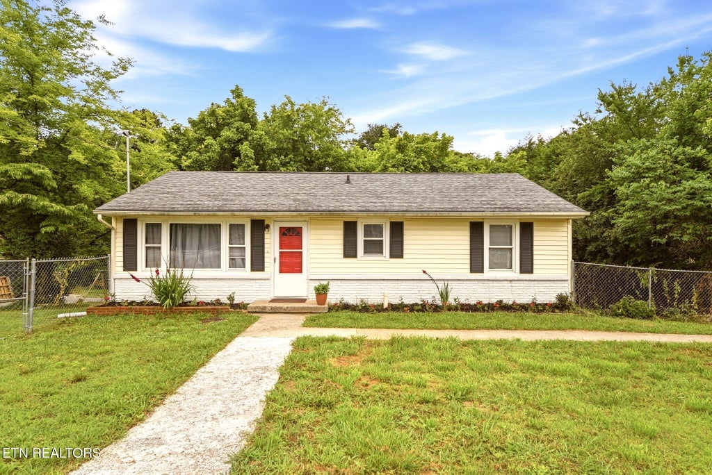 Photo of 614 Scenic Drive, Kingston, TN 37763 (MLS # 1344217)