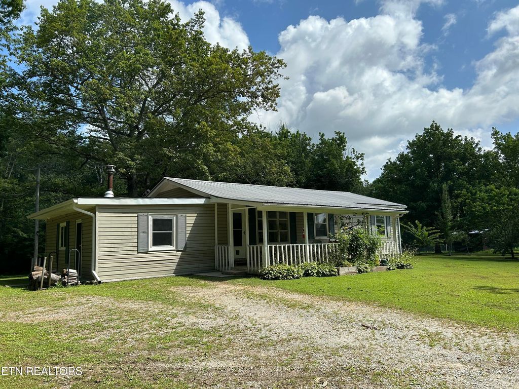 Photo of 481 George Smith Rd, Crossville, TN 38571 (MLS # 1308451)