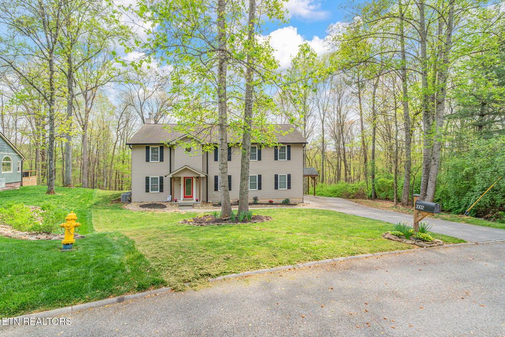 Photo of 2002 Cypresswood Lane, Knoxville, TN 37932 (MLS # 1335450)