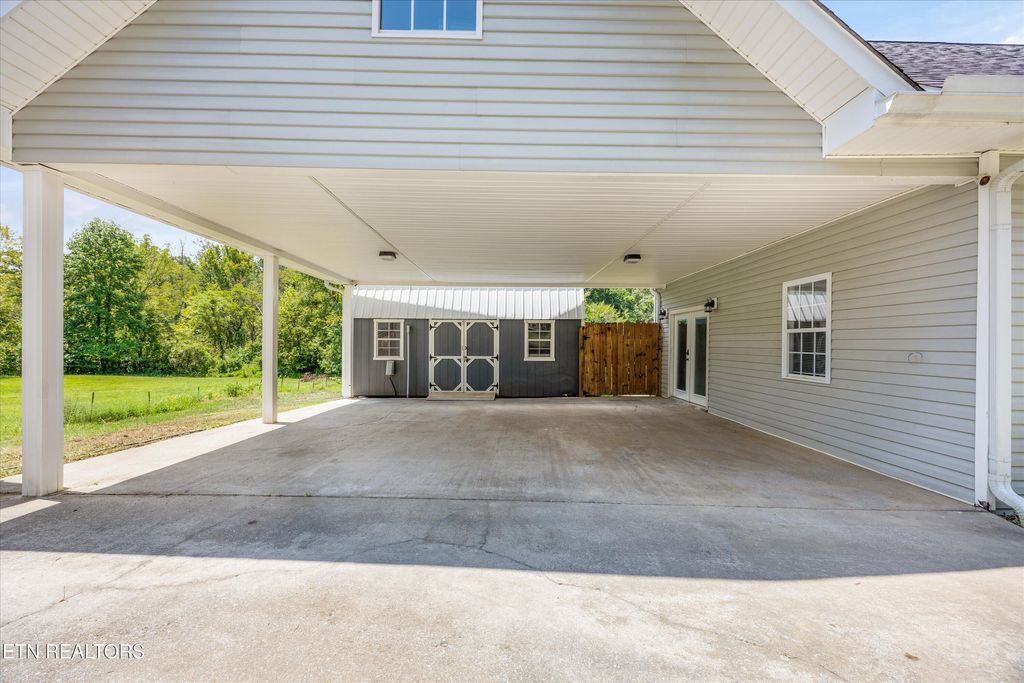 Photo of 986 Marlow Circle, Clinton, TN 37716 (MLS # 1340573)