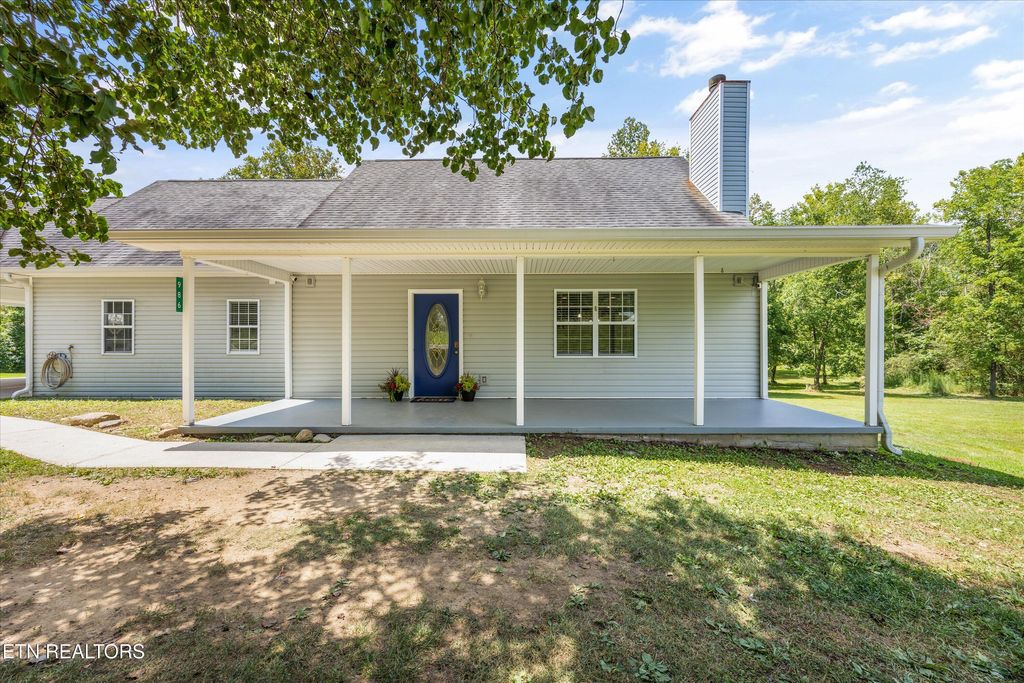 Photo of 986 Marlow Circle, Clinton, TN 37716 (MLS # 1340573)