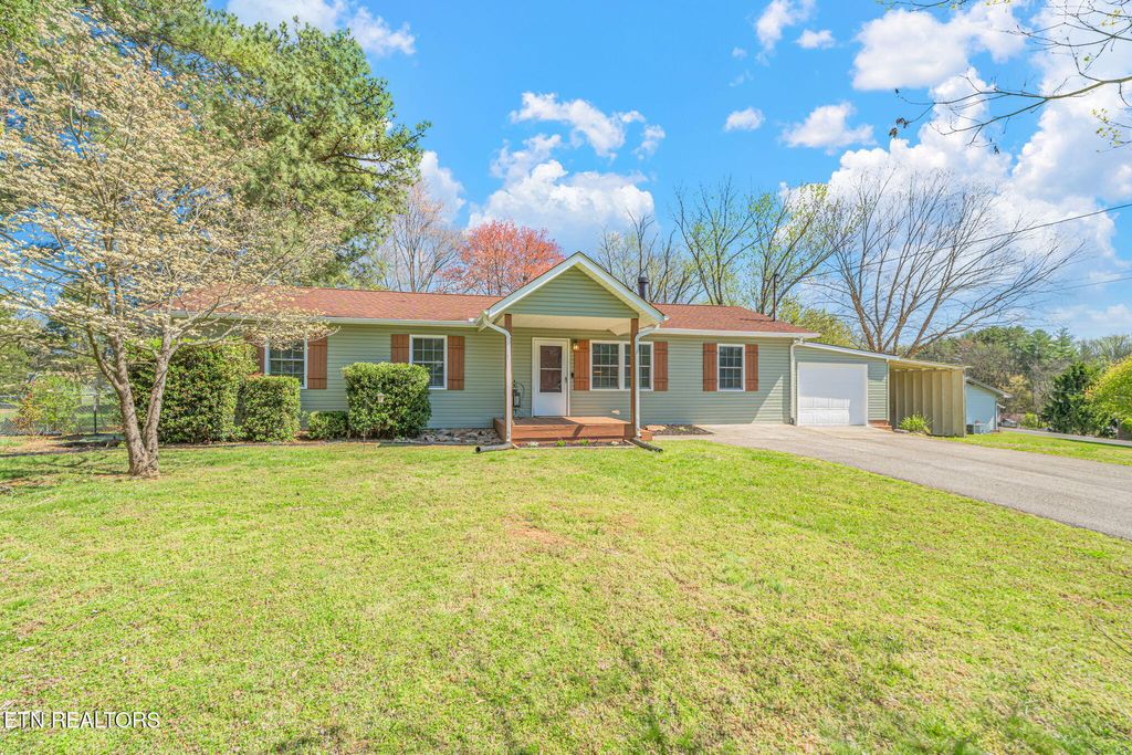 Photo of 807 Lafollette Drive, Maryville, TN 37801 (MLS # 1334084)