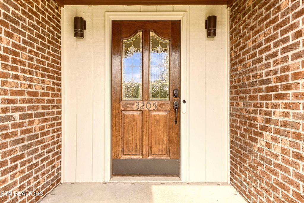 Photo of 3205 Roanoke Circle, Knoxville, TN 37920 (MLS # 1335966)