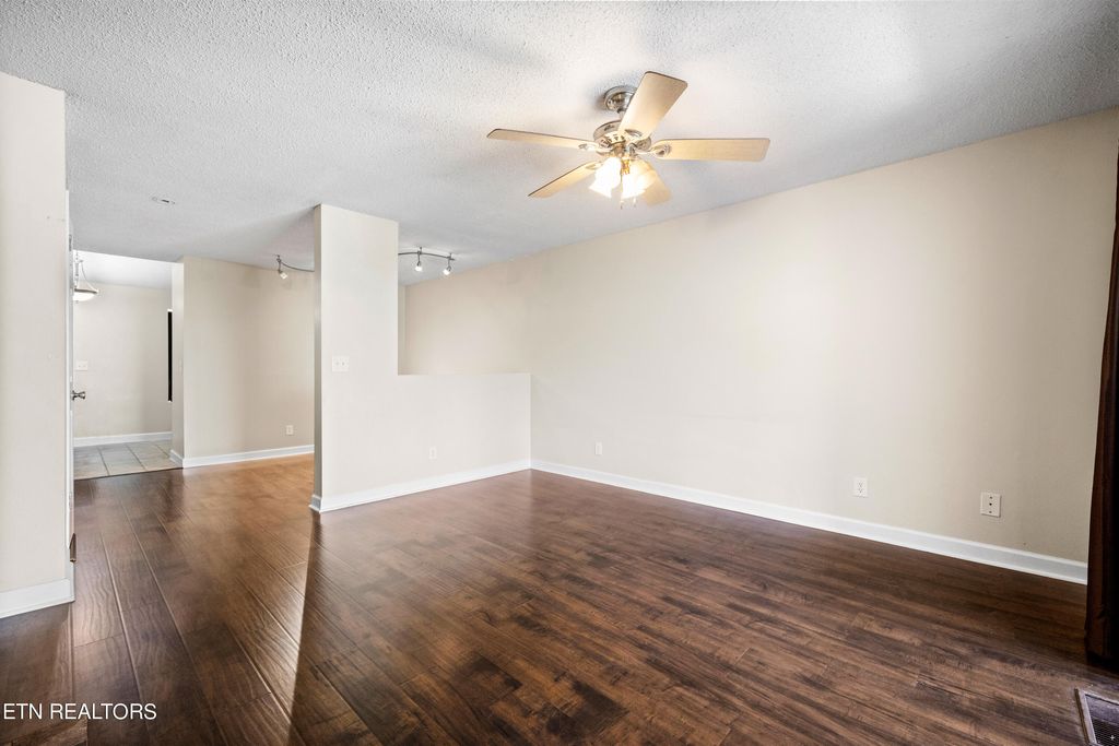 Photo of 633 Vose Rd #F, Alcoa, TN 37701 (MLS # 1259711)