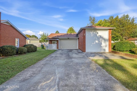 Tiny photo for 224 Janet LN, Maryville, TN 37804 (MLS # 1359432)