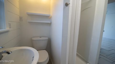 Tiny photo for 412 George Washington Drive, Dandridge, TN 37725 (MLS # 1326117)