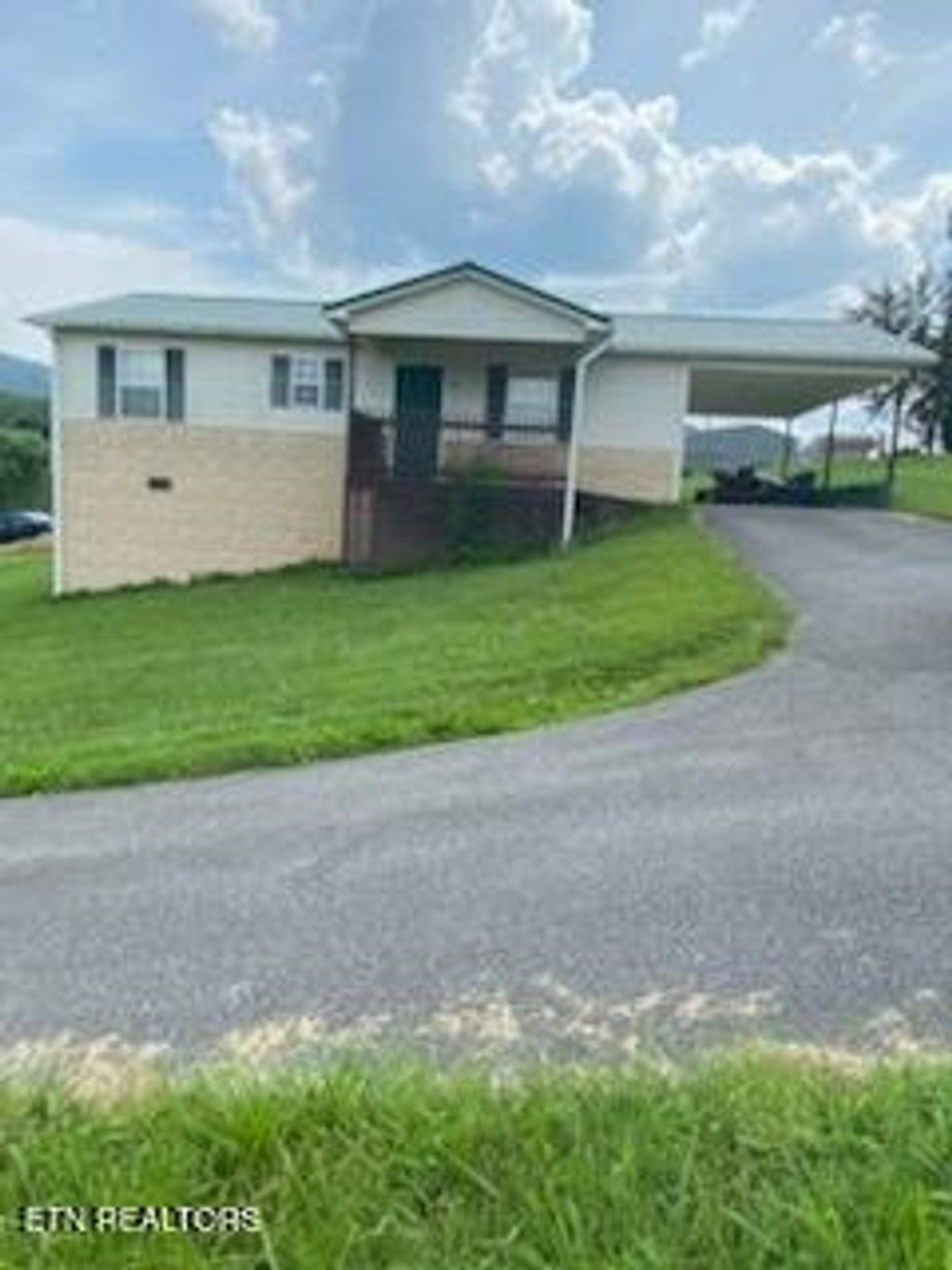 Photo of 140 Mattie Lane, Tazewell, TN 37879 (MLS # 1311784)