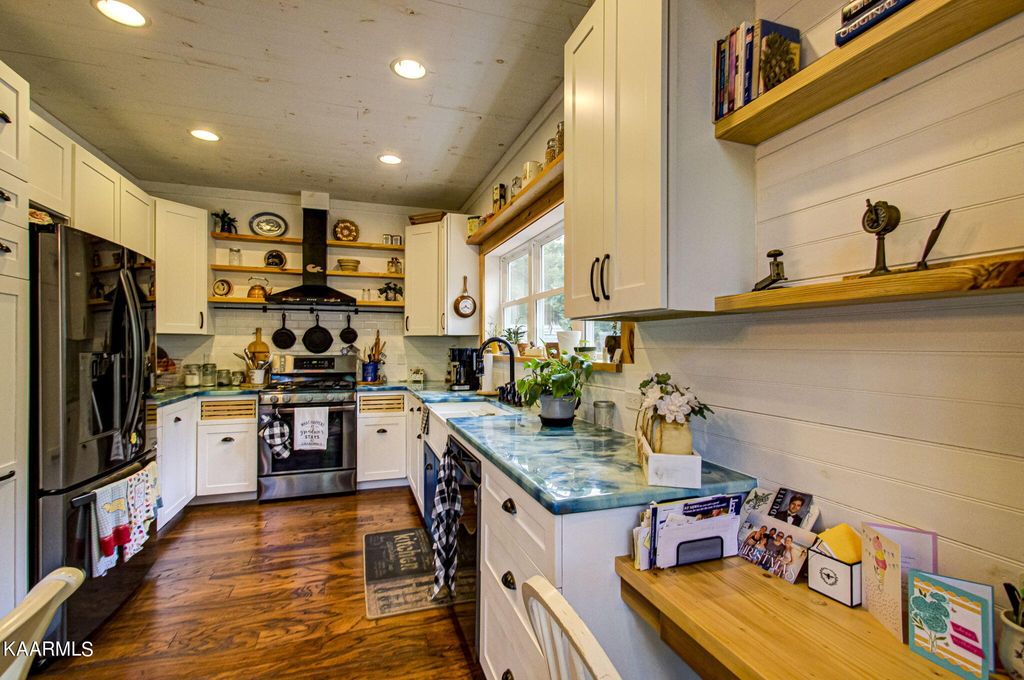 Photo of 193 Black Mountain Rd, Tellico Plains, TN 37385 (MLS # 1229538)