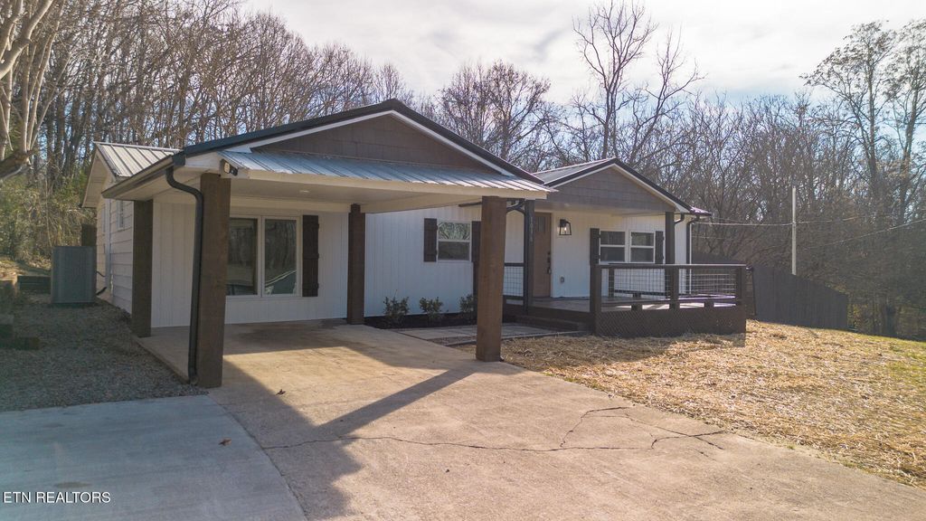 Photo of 1036 Bales Rd Rd, New Market, TN 37820 (MLS # 1324431)