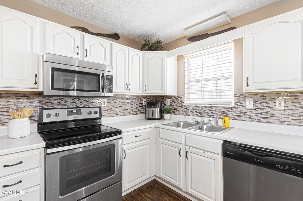 Photo of 213 Hillside Lane, New Tazewell, TN 37825 (MLS # 1224629)