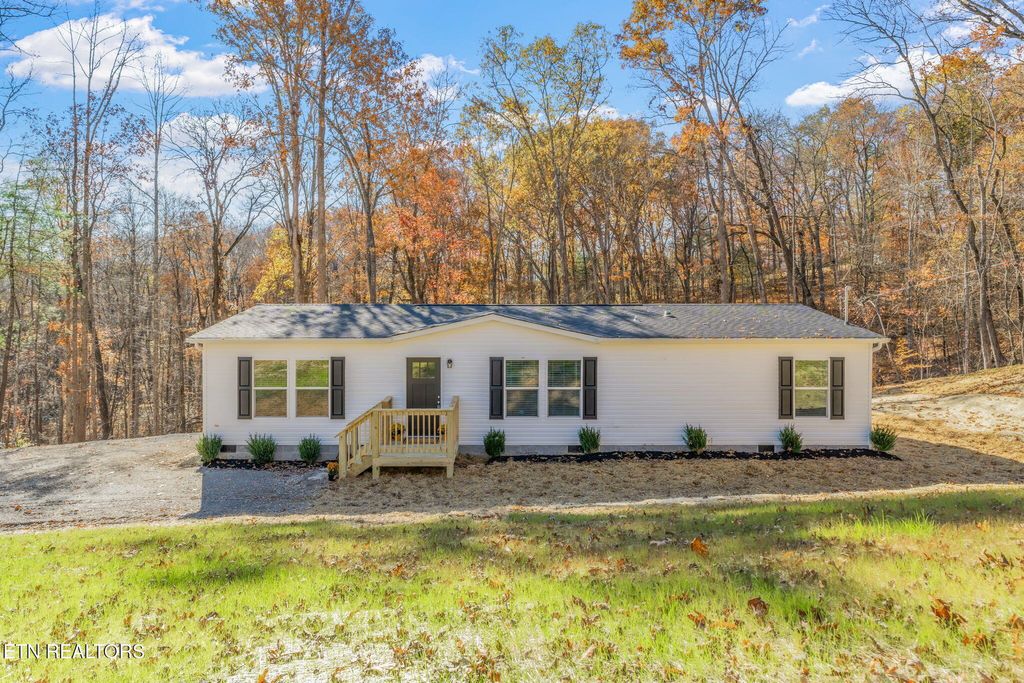 Photo of 235 Clear Springs Rd, Harriman, TN 37748 (MLS # 1321860)