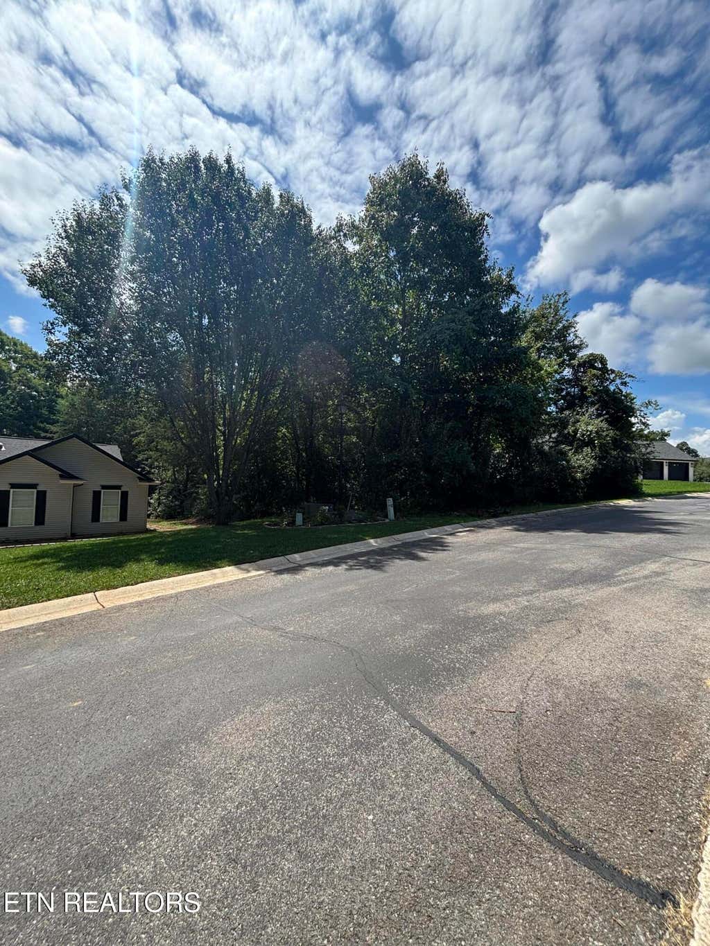 Photo of 203 Ottawa Place, Loudon, TN 37774 (MLS # 1350714)