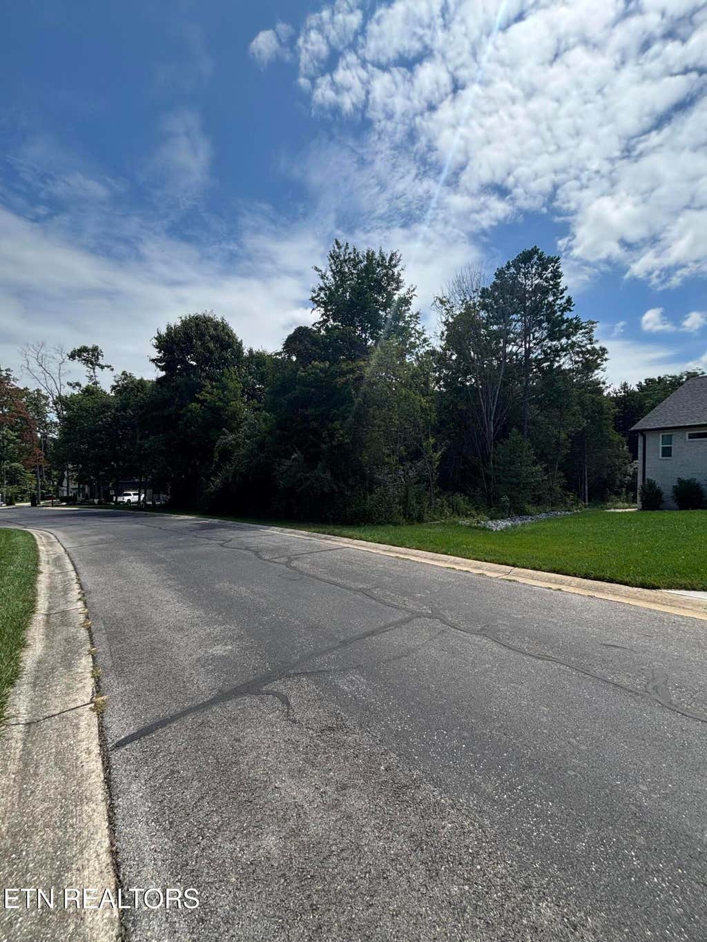 Photo of 203 Ottawa Place, Loudon, TN 37774 (MLS # 1350714)