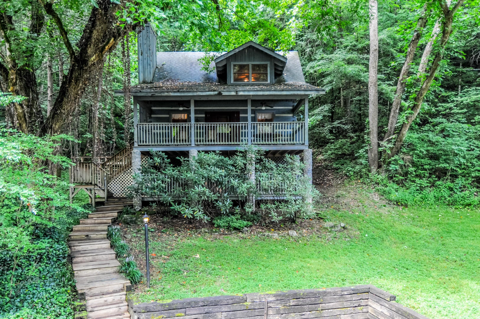 Photo 1 of 33 — 260 Black Mash Hollow Rd, Townsend, TN 37882
