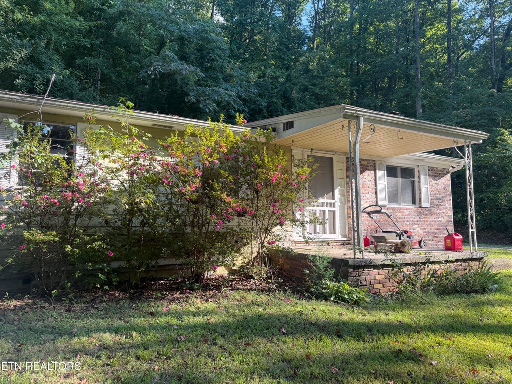 Photo of 2832 Rifle Range Drive, Knoxville, TN 37918 (MLS # 1355362)