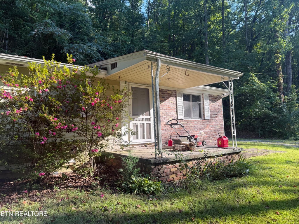 Photo of 2832 Rifle Range Drive, Knoxville, TN 37918 (MLS # 1355362)