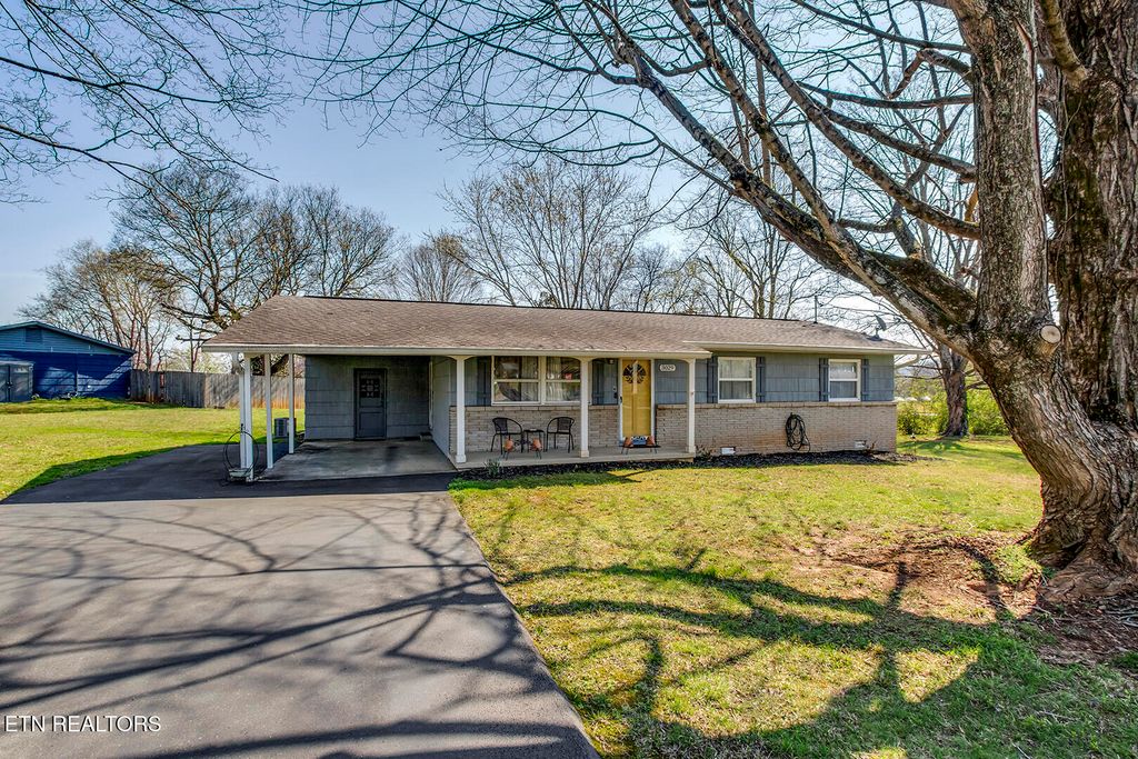 Photo of 3029 Walridge Rd, Knoxville, TN 37921 (MLS # 1333868)